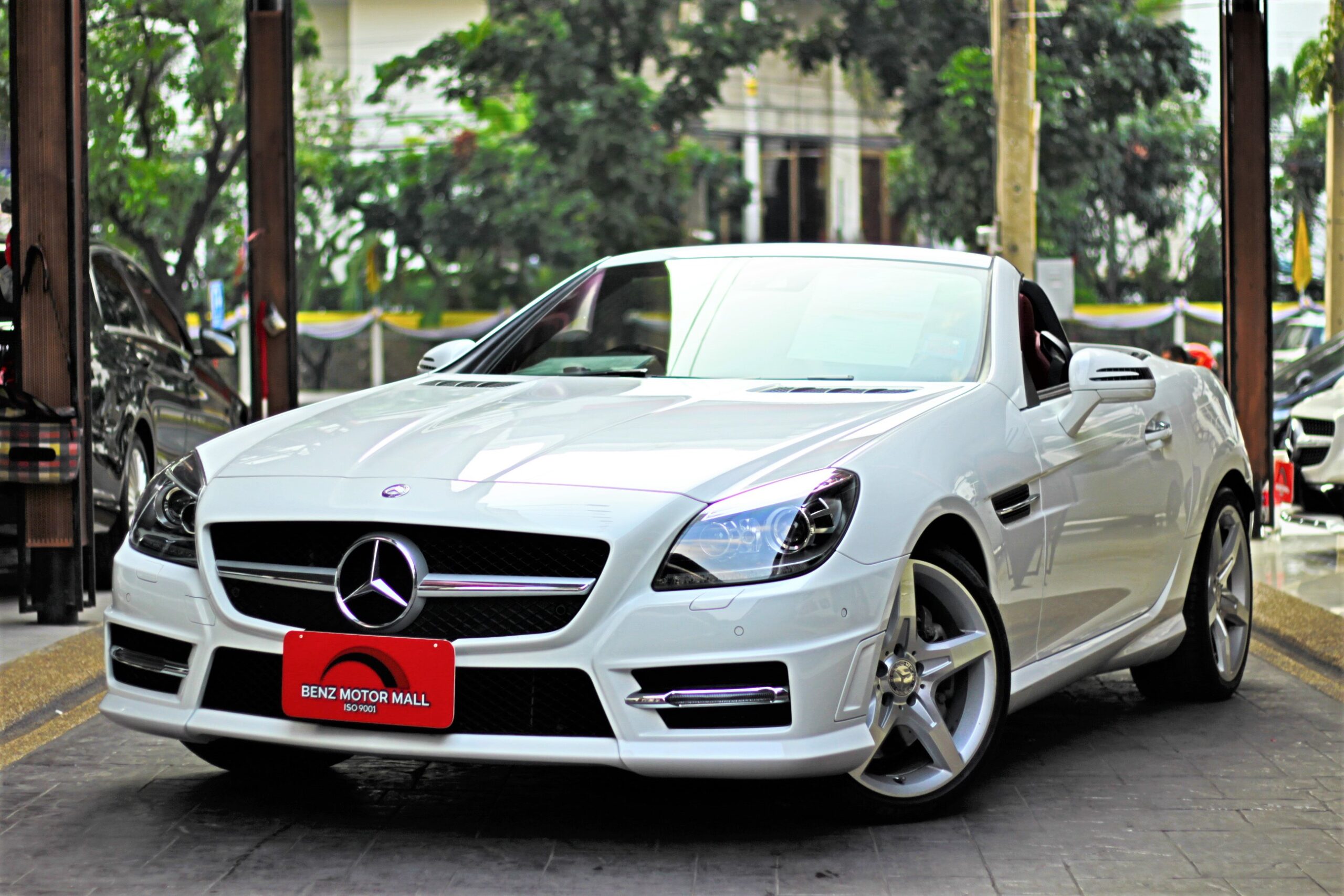 Read more about the article BENZ SLK200AMG ปี 16 รหัส #6507