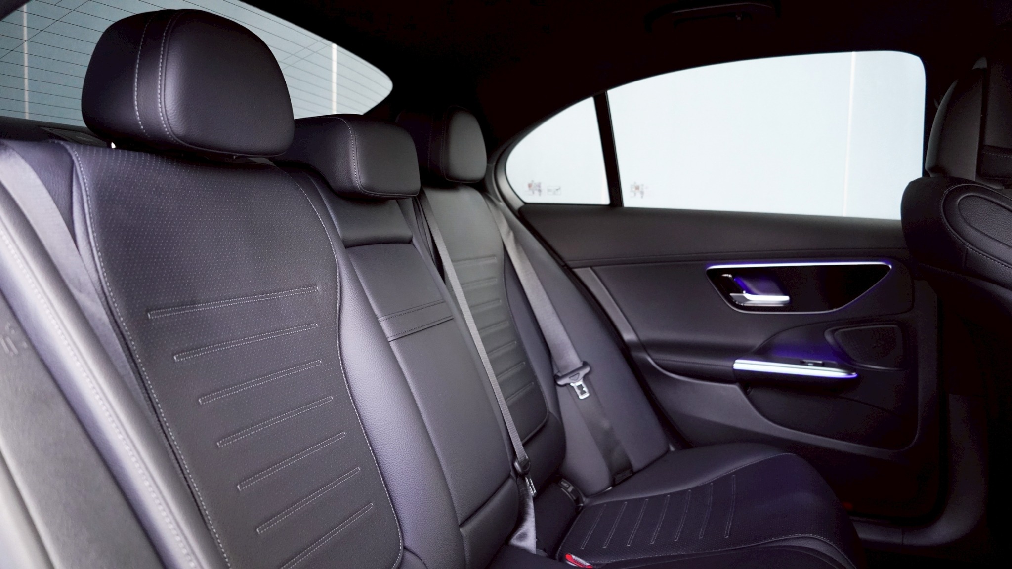 LINE_ALBUM_Mercedes-Benz C220d AMG Line ปี 24 _789_251115_11