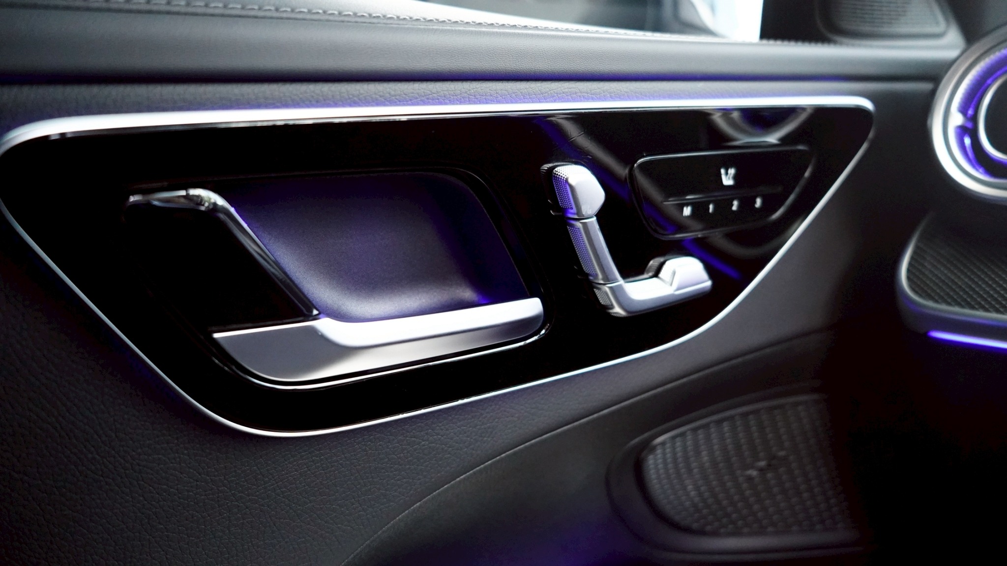 LINE_ALBUM_Mercedes-Benz C220d AMG Line ปี 24 _789_251115_15