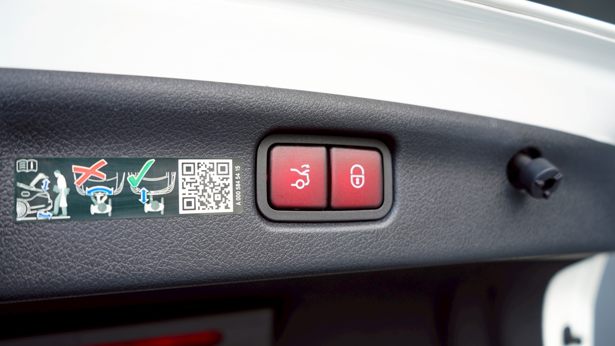 LINE_ALBUM_Mercedes-Benz C220d AMG Line ปี 24 _789_251115_2