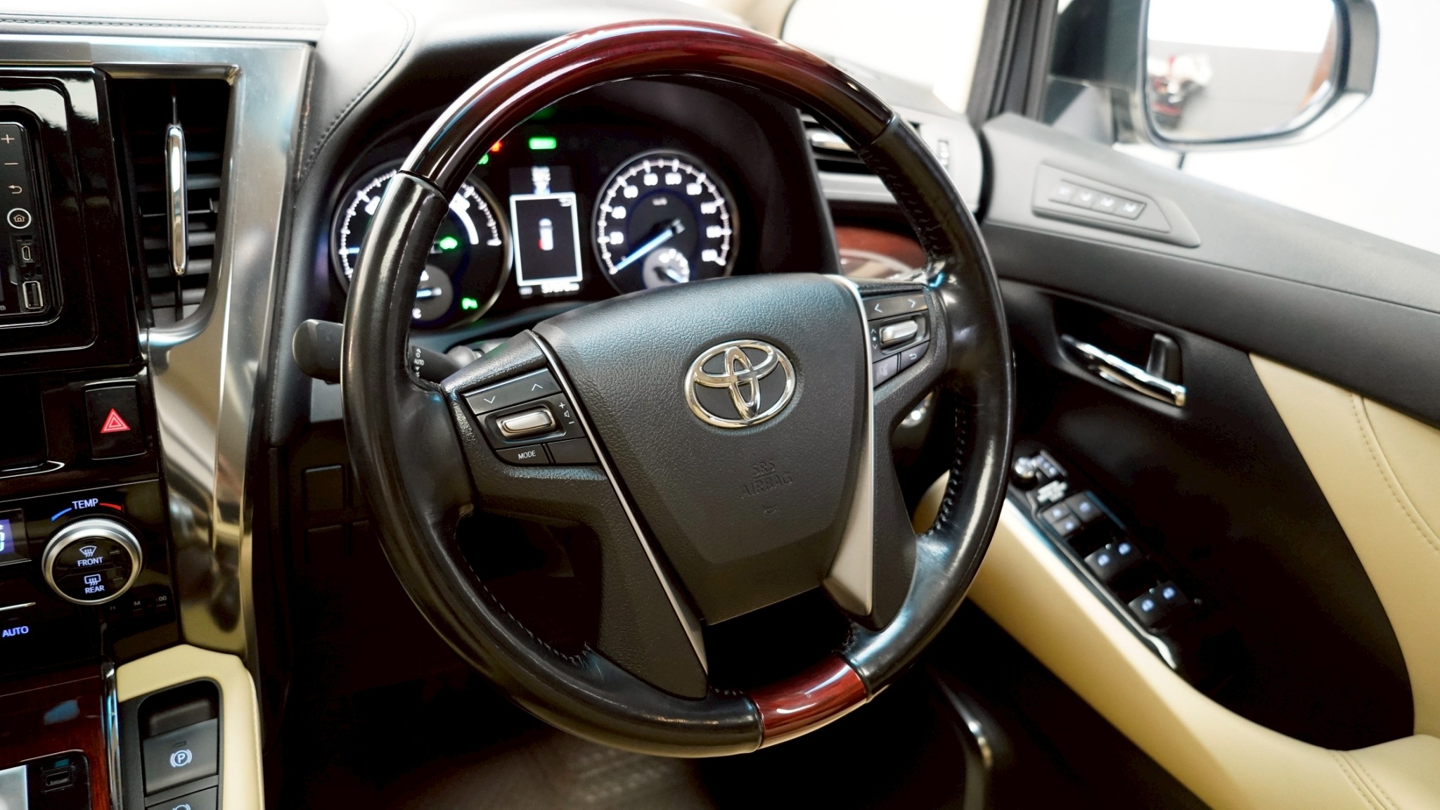 LINE_ALBUM_TOYOTA Alphard 2.5 Hybrid ปี 17 รหัส _896_251111_11