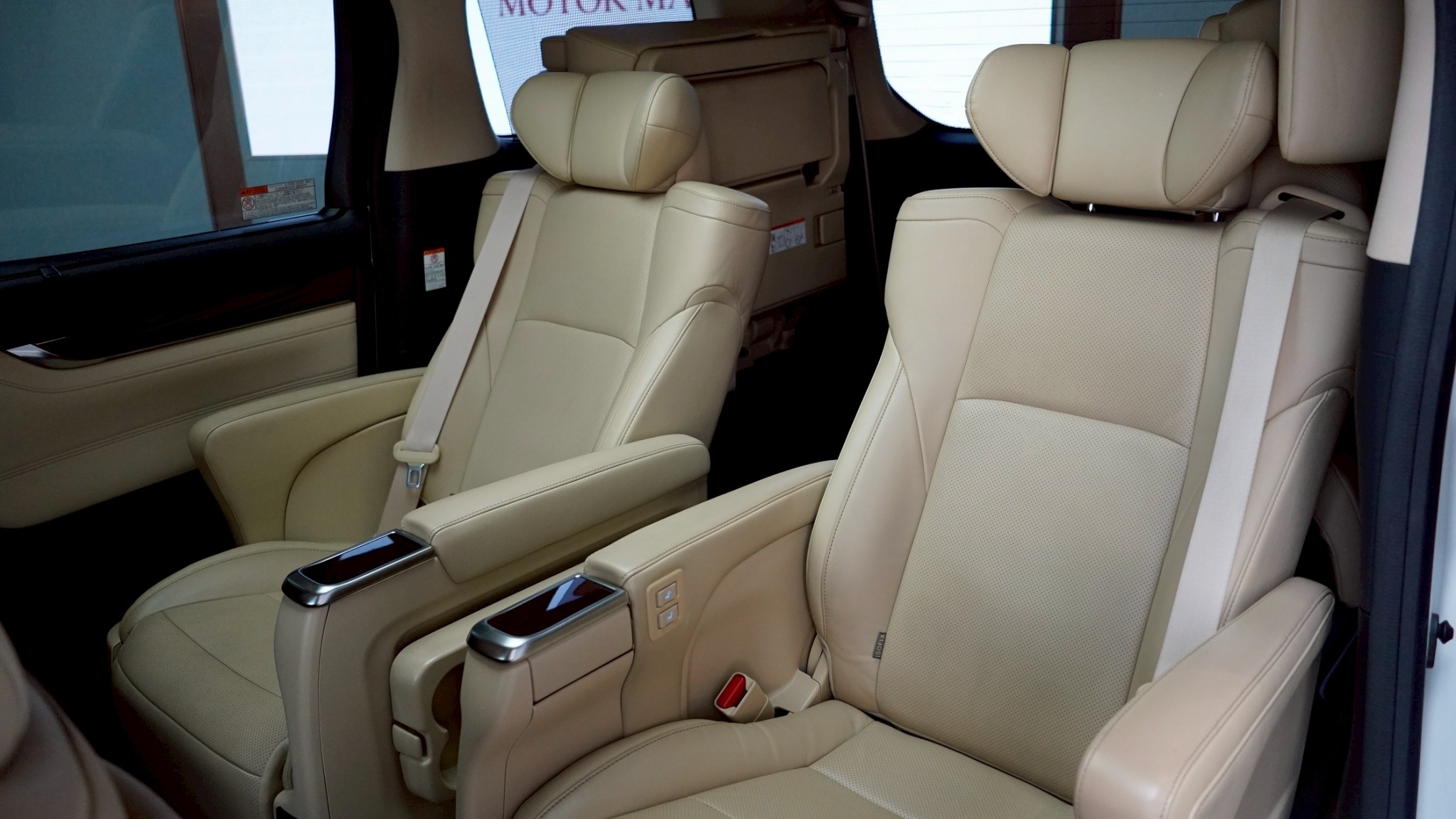 LINE_ALBUM_TOYOTA Alphard 2.5 Hybrid ปี 17 รหัส _896_251111_14