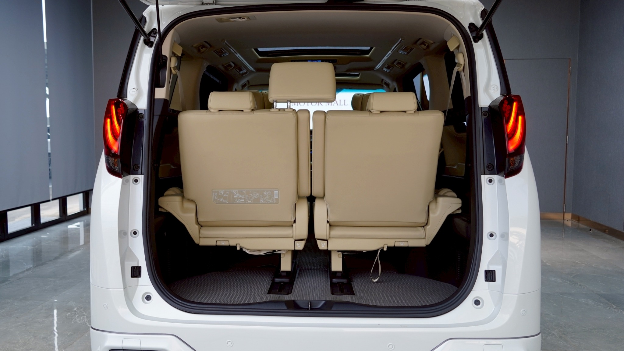 LINE_ALBUM_TOYOTA Alphard 2.5 Hybrid ปี 17 รหัส _896_251111_2